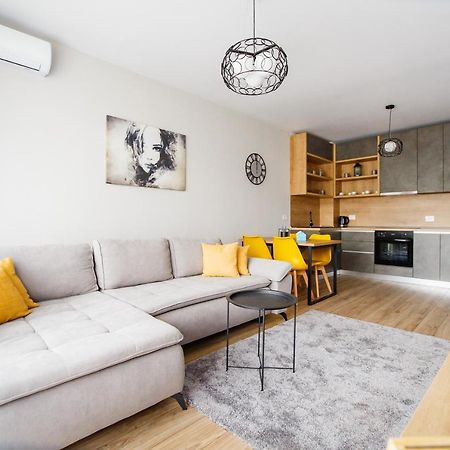 Gorgeous Home At Prima Universitatii Oradea Ngoại thất bức ảnh
